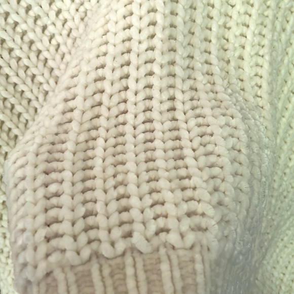 White Aeropostale Sweater - Picture 2 of 4